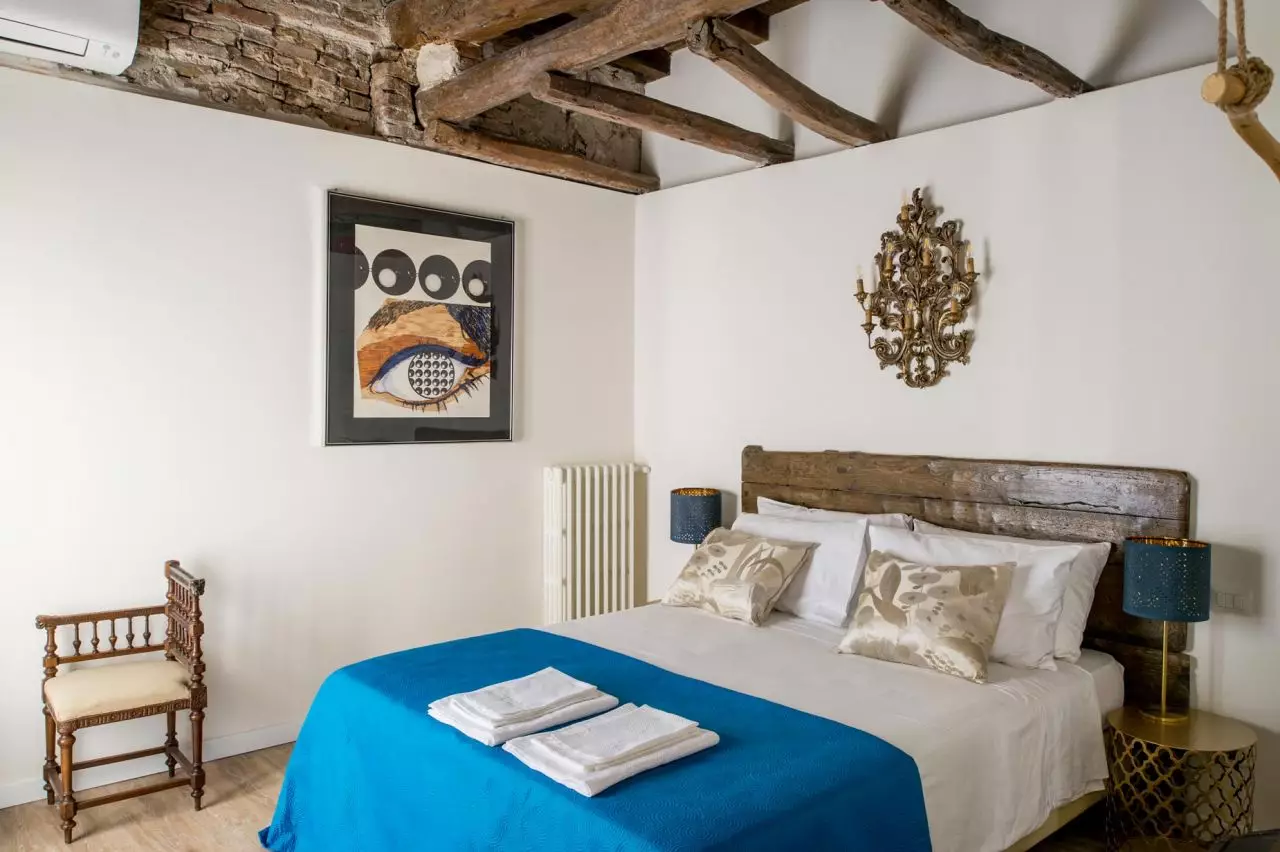 Apartment 803 bed