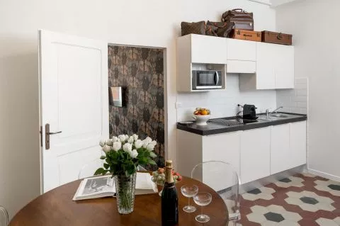 Apartment 805 kitchen